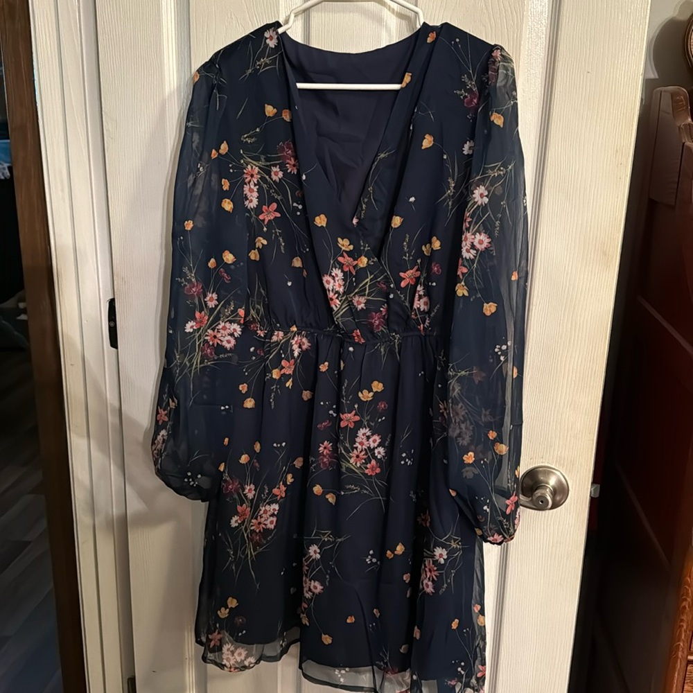 Navy floral Cupshe dress, size large, NWT